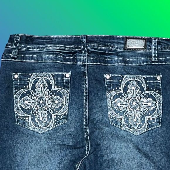 NWT Bedazzled Earl Straight Leg Jeans Size 10 - Picture 2 of 6